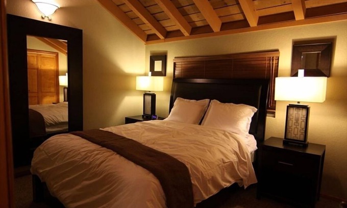 Mammoth Lakes Condo | Modern Hotel-Like Luxury! 3 Bed+Loft. Twin Units Book Separately 329292