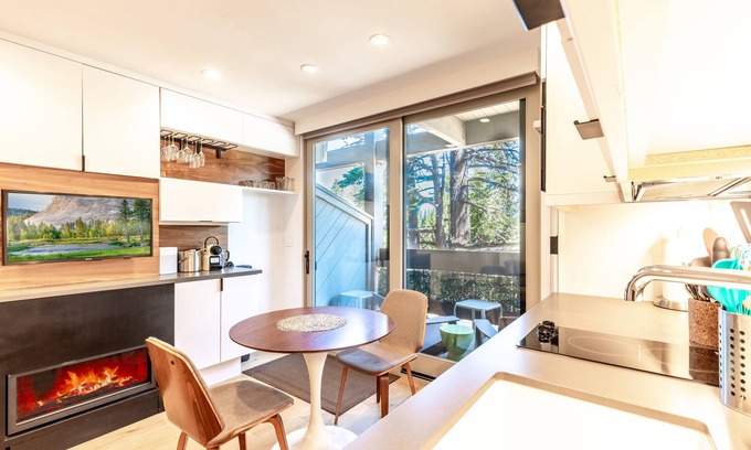 Truckee Hotel | Modern Hotel-Style Studio - Timber Creek Lodge #210 by RedAwning Save 10% on 3 Nights, 15% on 5 Nights!