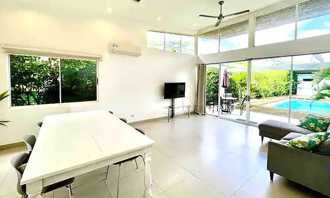 Villarreal House | $$$Modern House$$$