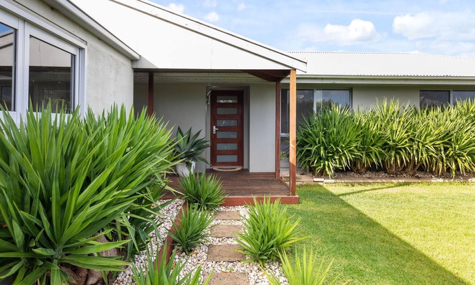 Mount Gambier House | Modern house walking distance to city centre