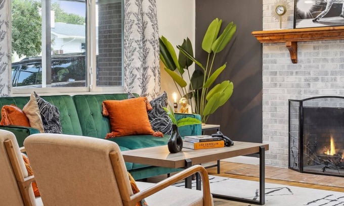 Scenic Heights House | Modern Huge Family Getaway | Fire Pit | 5BD/3BA