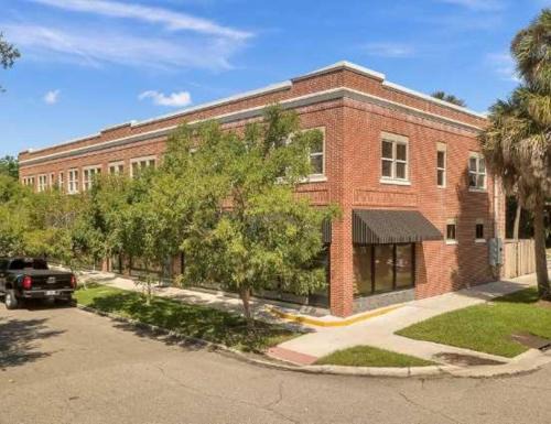 Springfield Apartment | Modern Industrial Townhouses