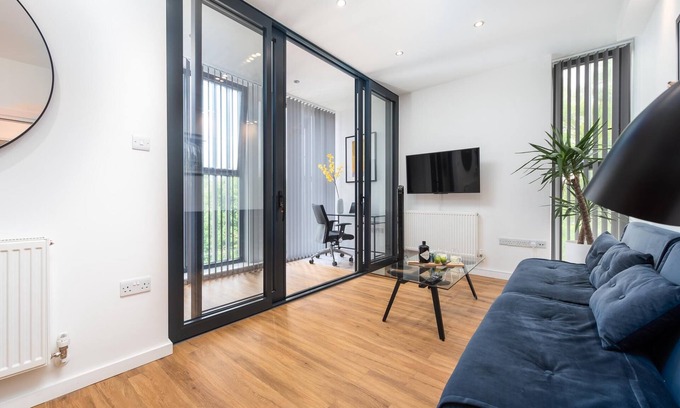 Grove Apartment | Modern Kingston Home close to Hampton Court Palace by UnderTheDoormat