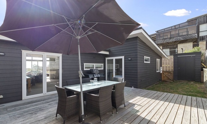 Waihi Beach House | Modern Kiwi Bach - Waihi Beach Holiday Home