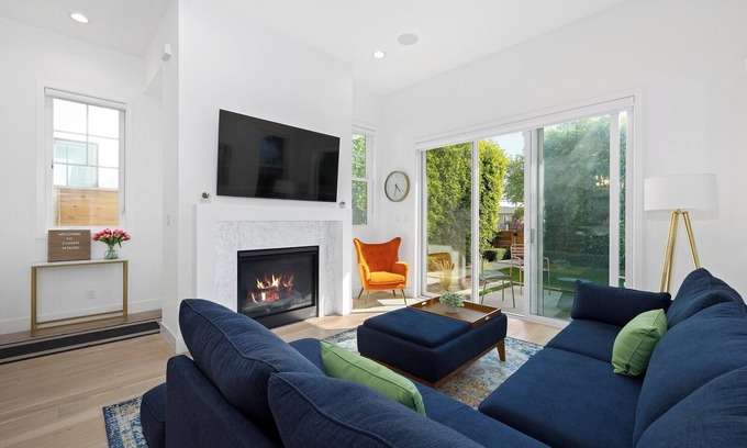 Del Rey House | Modern LA Oasis near Beaches, Culver City, Venice, Sofi, Santa Monica, and LAX
