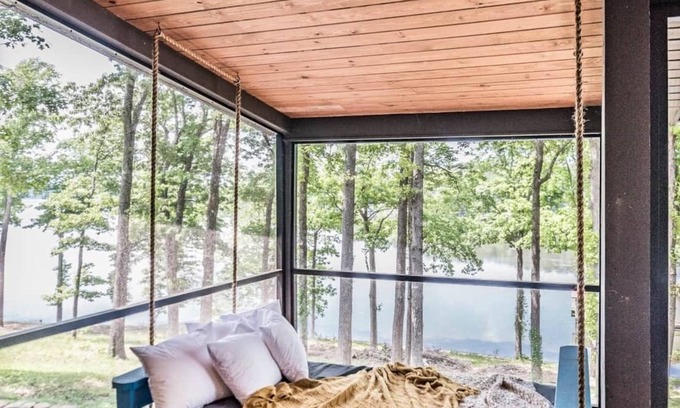 Scottsboro House | Modern Lakefront Home on Lake Guntersville