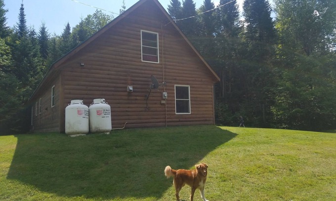Pittsburg Cabin | Modern Lakeside Log Cabin with Plenty of Rustic Charm. DIRECT SNOWMOBILE ACCESS