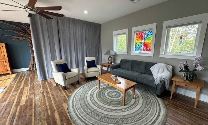 Moncks Corner Apartment | Modern Lakeview Studio/Peaceful Executive Retreat near Charleston, SC