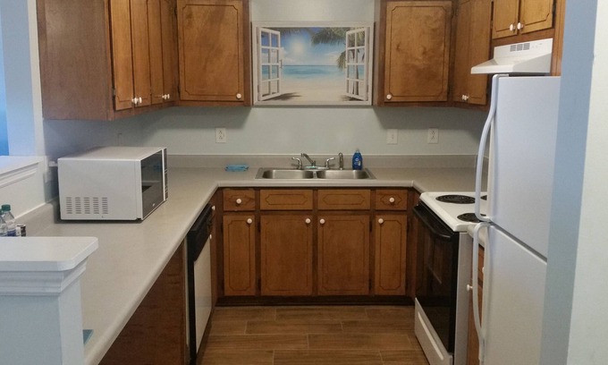 Jacksonville House | Modern Living at Its Best 5min to Camp Lejeune and Shopping