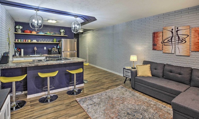 St. Matthews Condo | Modern Louisville Condo ~ 8 Mi from Downtown!