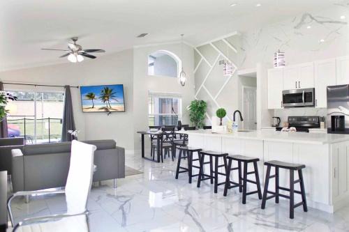 Westridge Villa | Modern Luxe Vacation, close 2 Disney, Heated Pool