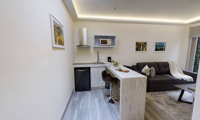 Miguel Hidalgo Apartment | Modern Luxurious Suite near Reforma