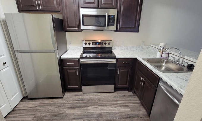 Charleston Apartment | Modern luxury 1BR Suite with low country living