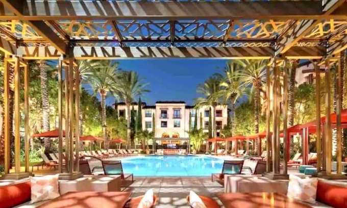 Irvine House | Modern, Luxury, 2 Bedroom (3 Bath) Townhome