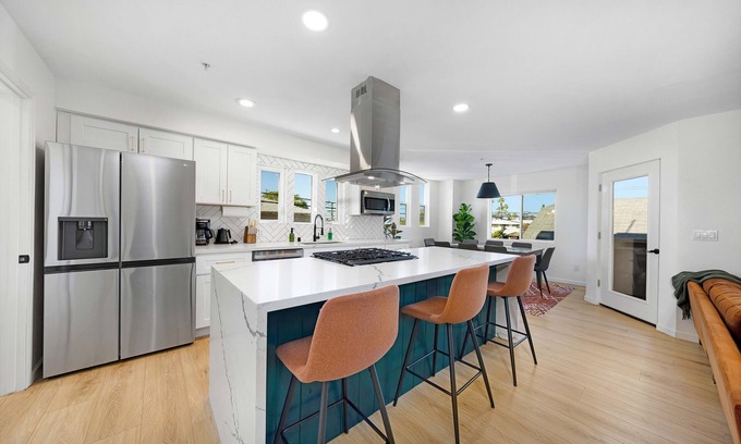 University Heights House | Modern Luxury 3/3 new townhouse in North Park with 360 rooftop views!