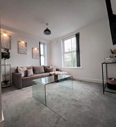 Trafford Apartment | Modern Luxury Escape Suite In The Heart of Urmston Town Centre