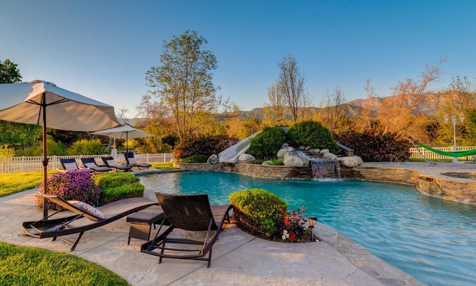 Ojai Other | Modern Luxury Farmhouse Retreat on 10acres -Yoga Studio -hosts 16