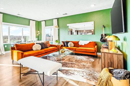 Rogers House | Modern luxury near AMP/Greenway/Biketrail/Pool/Gym