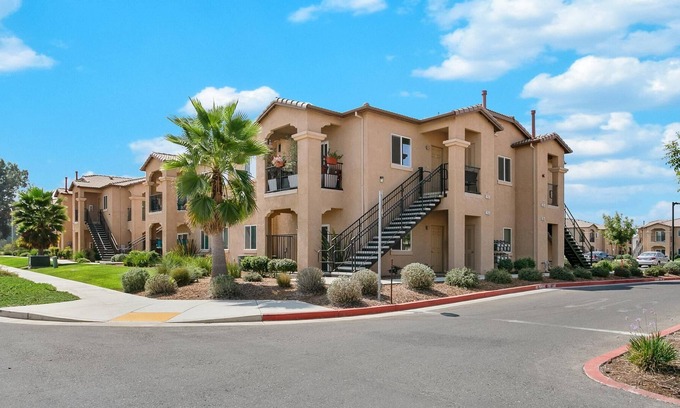 Merced Apartment | Modern Luxury Suite