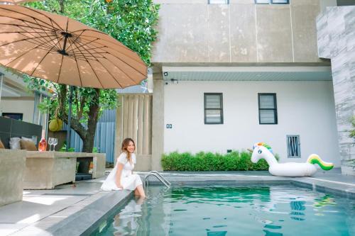 Bacolod Apartment | Modern Luxury Villa with pool breakfast included
