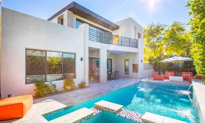Fashion Square Villa | Modern Masterpiece Neighboring Fashion Square