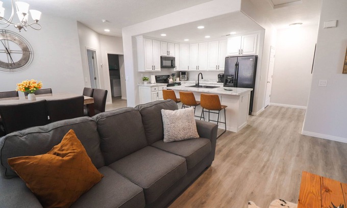Mesquite Condo | Modern Mid-Century 2 Bedroom Condo 2nd Floor