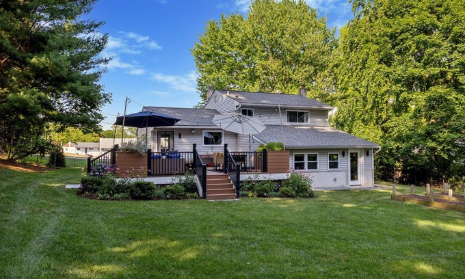 Exton House | Modern Mid-Century Family Retreat
