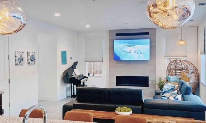 Marina House | Modern Monterey Bay House - Workation Getaway