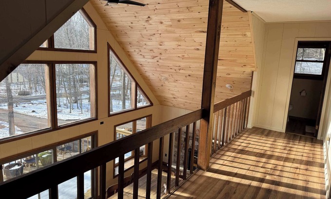 Gouldsboro Ski Chalet | Modern Mountain Chalet in Big Bass Lake | Hot tub