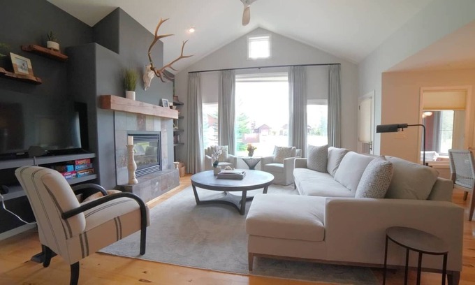 Driggs House | Modern Mountain Family Home on Ski Hill Road, near Grand Targhee