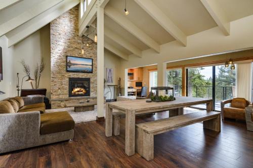 Dollar Point House | Modern Mountain Getaway
