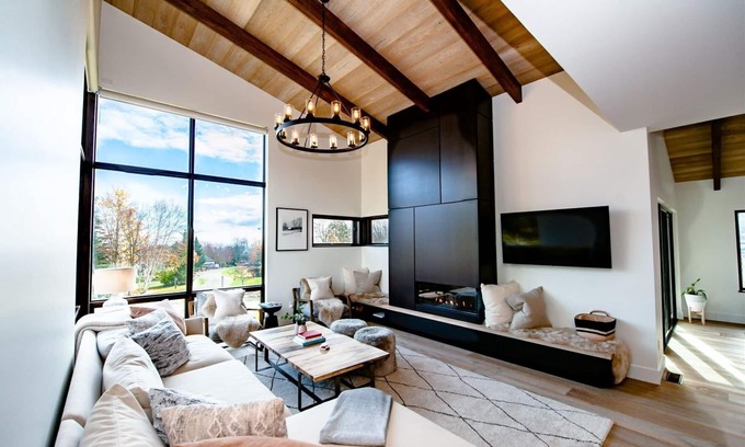 Stowe Area Ski Chalet | Modern Mountain Home at Wildewood
