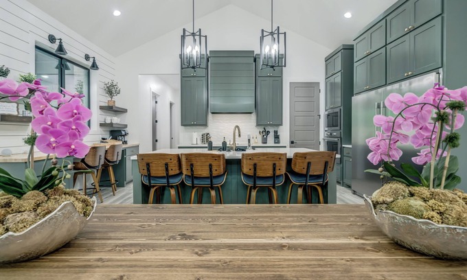 Eufaula House | *Modern Mountain Home In The Woods*