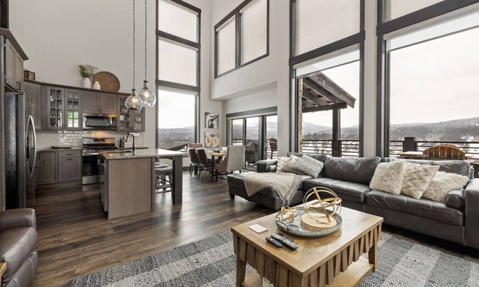 Sturgis House | Modern Mountain Retreat