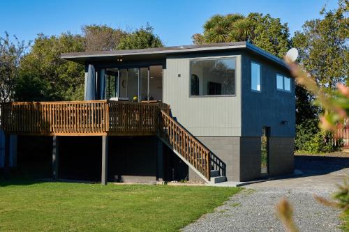 Kaikoura House | Modern Mountain Views Sunny