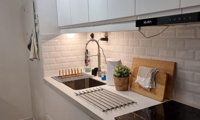 Kapitolyo Apartment | Modern Muji themed 2-bedroom condo
