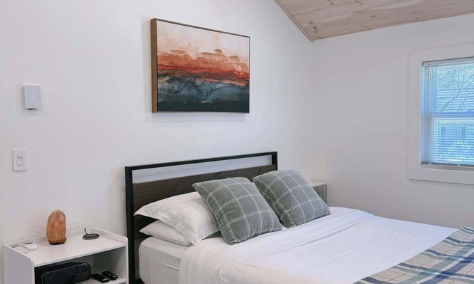 Tannersville House | Modern Nest. Stay for Two. 6 Min to Slopes