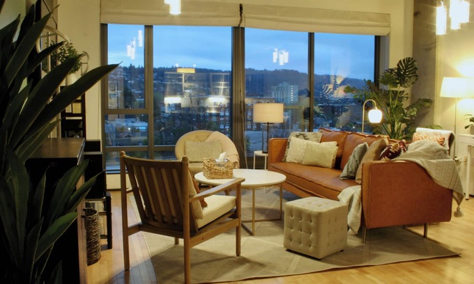 Pearl District Condo | Modern NW Portland Condo in the heart of the city. 30 day minimum stay