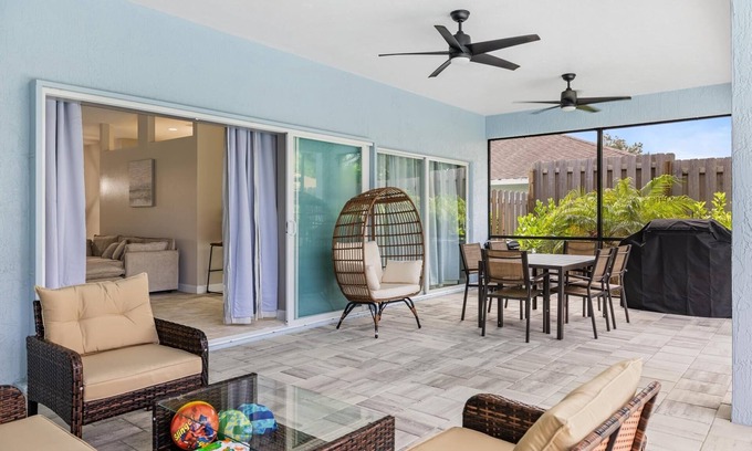 South Gate Ridge House | Modern Oasis 4 Bedroom Home