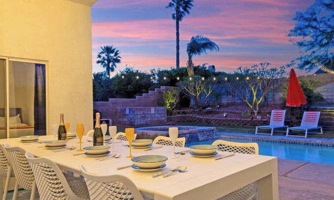 Desert Hot Springs House | Modern Oasis for Starry Nights and Festive Lights