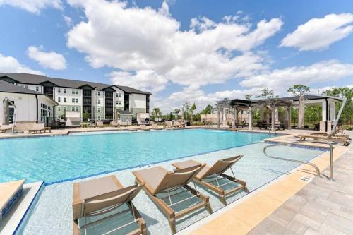 Fort Myers Apartment | Modern Oasis