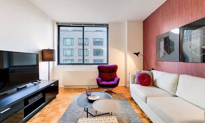 Brooklyn Heights Apartment | Modern One Bedroom in Charming Brooklyn Heights