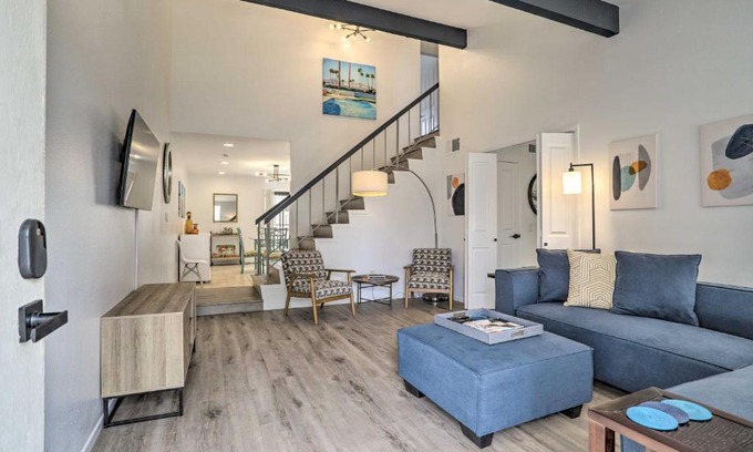 Palm Springs House | Modern Palm Springs Townhome Near Golf Courses