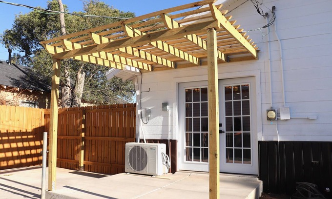 Amarillo House | Modern Paradise- 5 min to hodge town and downtown