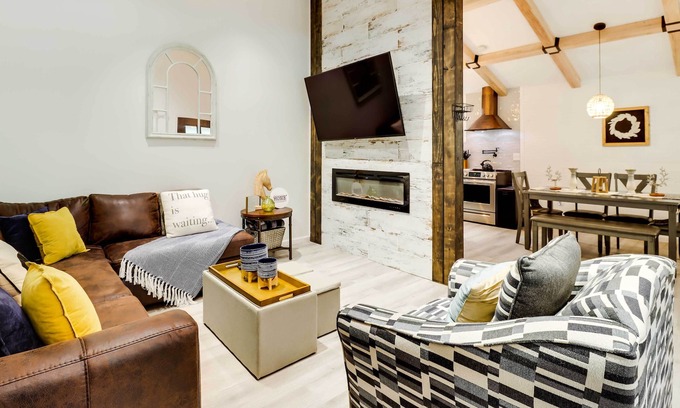Pocono Summit Cottage | Modern Pocono Summit Retreat w/ Deck & Fire Pit!