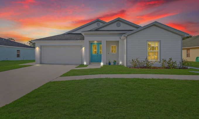 Port Saint Lucie Apartment | Modern Private 2 BR 1 BA and Kitchen Near the Beach