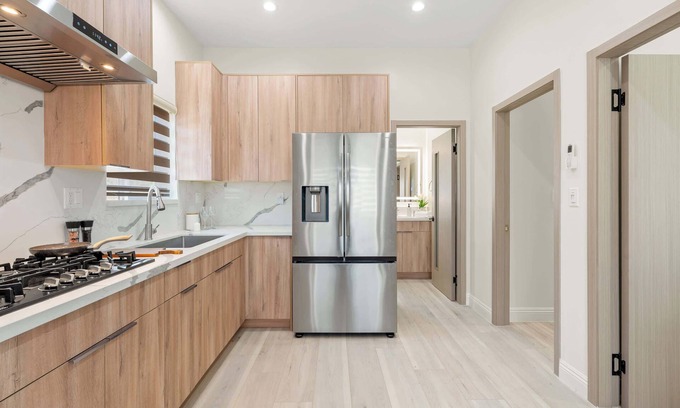 West Covina House | Modern Private Home w Full Kitchen & Parking