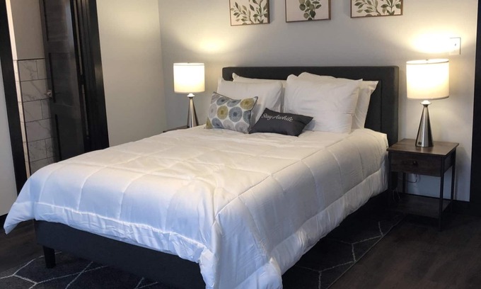 North Muskegon Apartment | Modern Private Queen Studio Near Downtown Muskegon - Room #5
