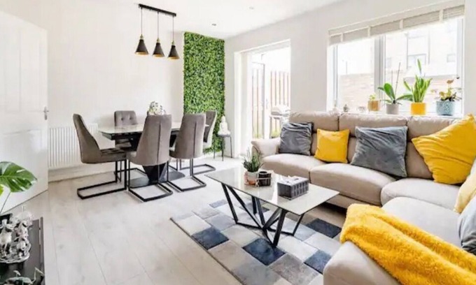 Headstone North House | Modern private space in tranquil North West London
