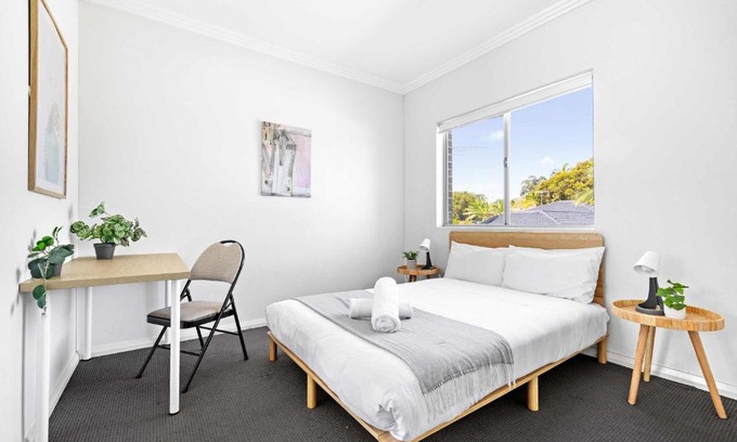 Revesby House | Modern Queen Room - Private Spot at Revesby - Shared Bathroom